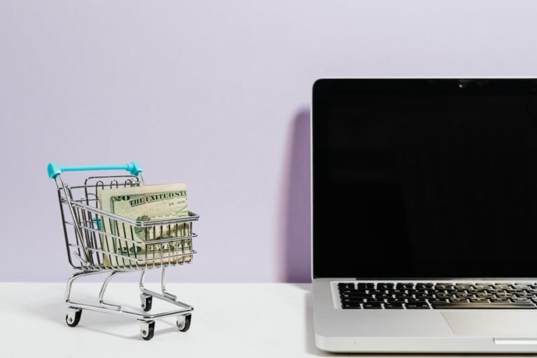 Um Commerce Como criar um e-commerce? Guia para montar sua loja!